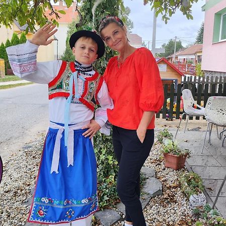 Apartman Cafe U Kordulky Ratiskovice エクステリア 写真